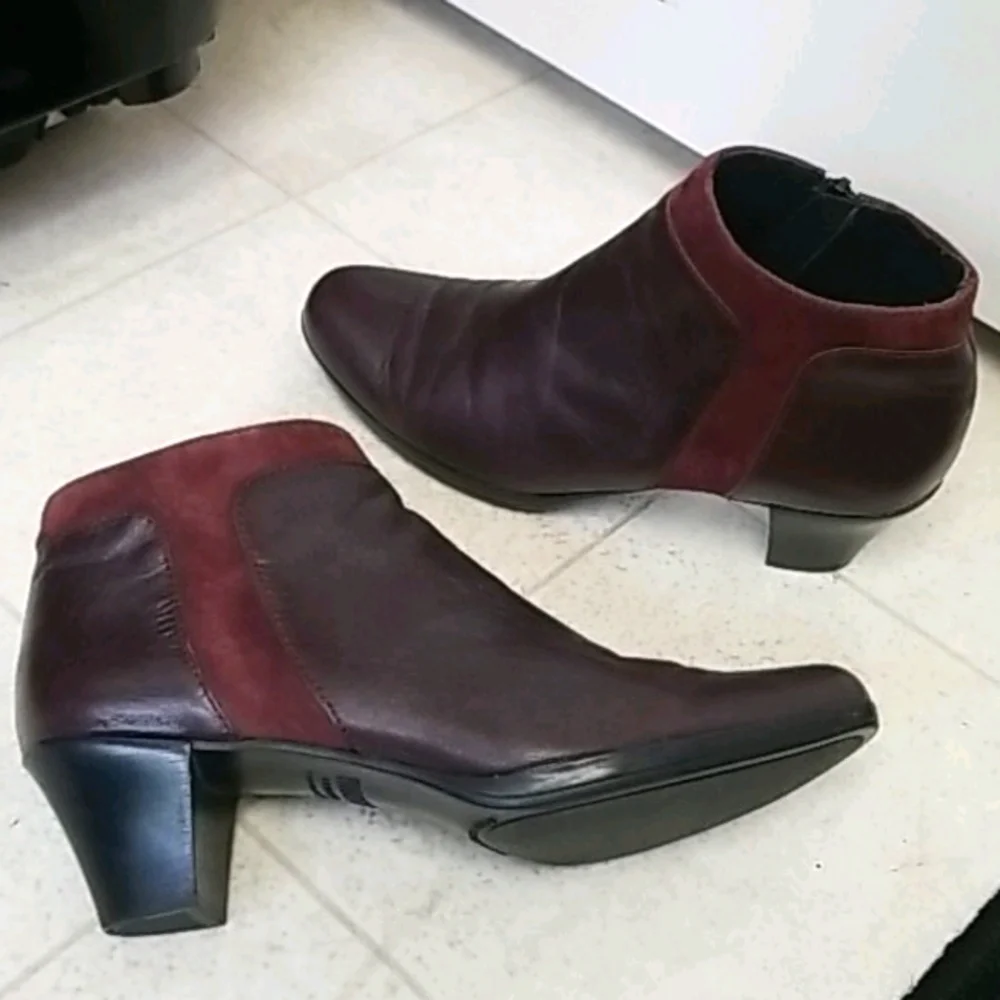 MUNRO burgundy ankle booties leather hope Size 8